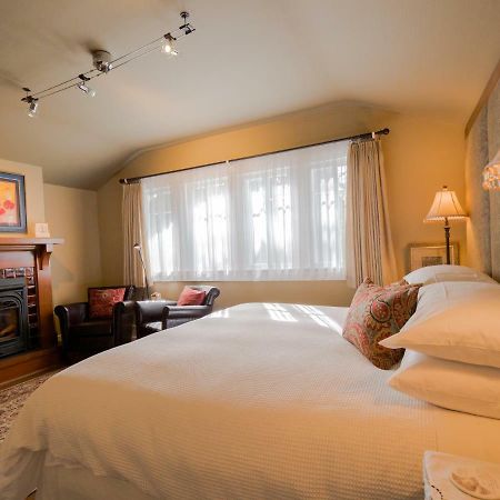 Thistledown House Уэст-Ванкувер Экстерьер фото